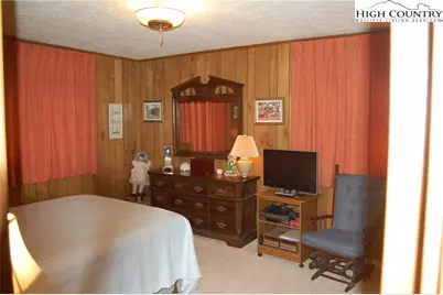 202 Knoll Circle, Newland, NC 28657 - Photo 8