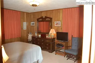 202 Knoll Cir, Newland, NC 28657 - Photo 8