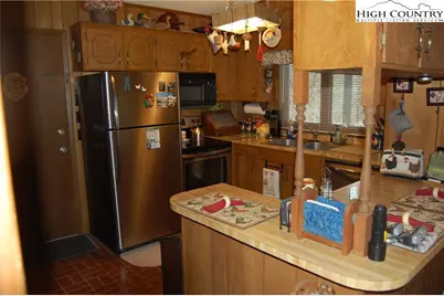 202 Knoll Circle, Newland, NC 28657 - Photo 6