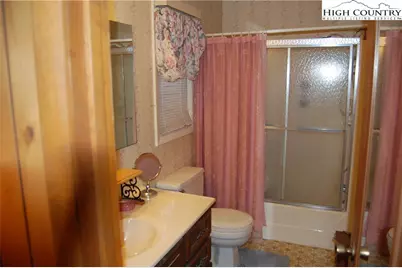 202 Knoll Circle, Newland, NC 28657 - Photo 10