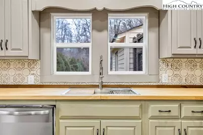 7 Legra Road, Grassy Creek, NC 28631 - Photo 16