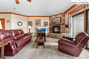 228 Pleasant Vw, Sugar Mountain, NC 28604 - Photo 4