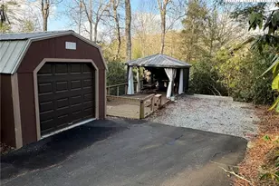 157 Hemlock Loop, Newland, NC 28657 - Photo 1