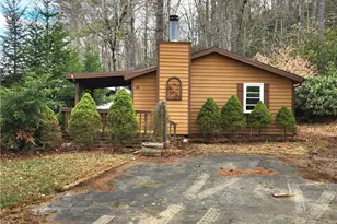 58 River Rd, Newland, NC 28657 - Photo 2