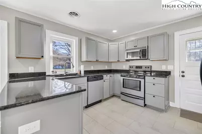 186 King Street, West Jefferson, NC 28694 - Photo 10