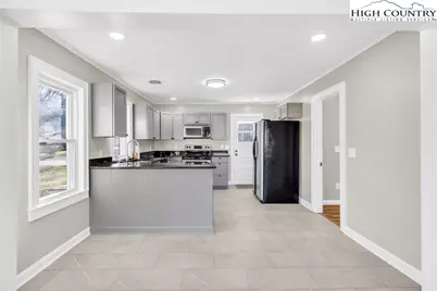 186 King Street, West Jefferson, NC 28694 - Photo 16