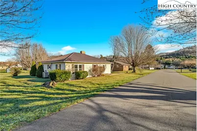 186 King Street, West Jefferson, NC 28694 - Photo 2