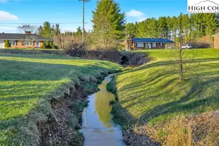 186 King St, West Jefferson, NC 28694 - Photo 6