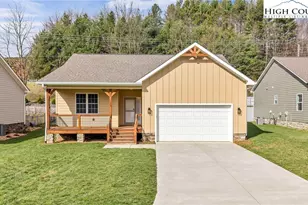 264 W Evergreen St, West Jefferson, NC 28694 - Photo 1