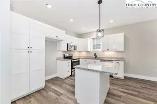 264 W Evergreen St, West Jefferson, NC 28694 - Photo 8