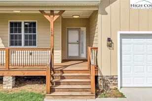 264 W Evergreen St, West Jefferson, NC 28694 - Photo 4