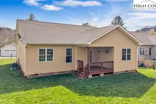 264 W Evergreen St, West Jefferson, NC 28694 - Photo 38