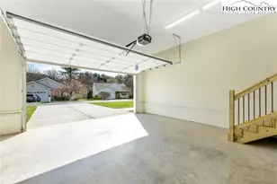 264 W Evergreen St, West Jefferson, NC 28694 - Photo 32