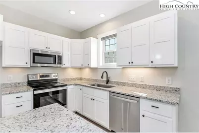 264 W Evergreen Street, West Jefferson, NC 28694 - Photo 6