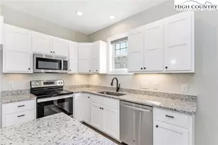 264 W Evergreen St, West Jefferson, NC 28694 - Photo 6