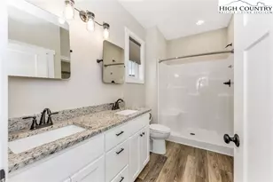 264 W Evergreen St, West Jefferson, NC 28694 - Photo 18