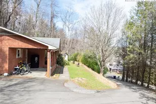 182 Owens Dr, Boone, NC 28607 - Photo 4