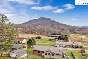 237 Valleyview Dr, Jefferson, NC 28640 - Photo 2