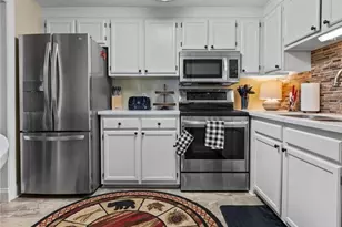 303 Sugar Top Dr, Sugar Mountain, NC 28604 - Photo 10