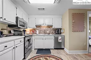 303 Sugar Top Dr, Sugar Mountain, NC 28604 - Photo 12