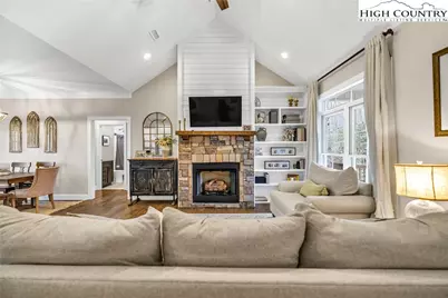 362 Fairway Oaks Drive, West Jefferson, NC 28694 - Photo 10