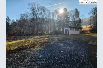 891 Little Elk Road, Elk Park, NC 28622 - Photo 2