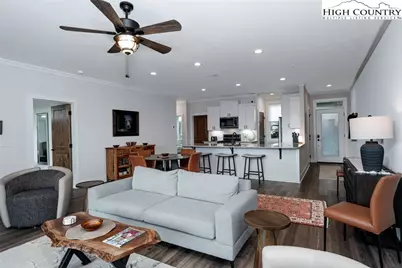 240 Ridgeline #19 Drive, Sugar Mountain, NC 28604 - Photo 8