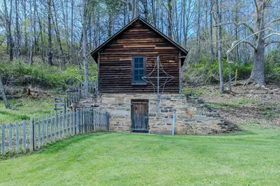 150 Wm Hardy Mast Road, Sugar Grove, NC 28679 - Photo 32
