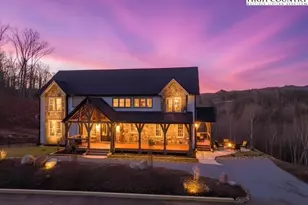 457 Autumn Leaf Wy, Crumpler, NC 28617 - Photo 4