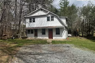 633 Cranberry St, Newland, NC 28657 - Photo 4