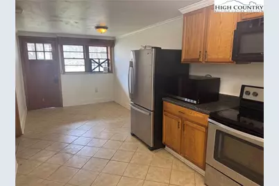 633 Cranberry Street, Newland, NC 28657 - Photo 6