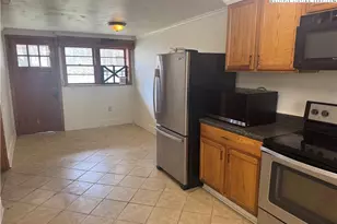 633 Cranberry St, Newland, NC 28657 - Photo 6