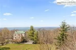 101 Courtside Ln, Beech Mountain, NC 28604 - Photo 1