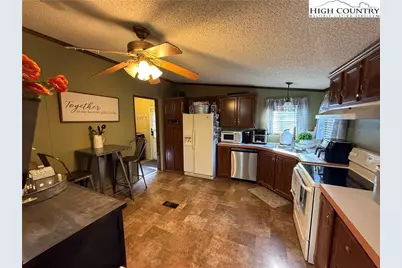 672 Upper Hanging Rock Roads, Spruce Pine, NC 28777 - Photo 10