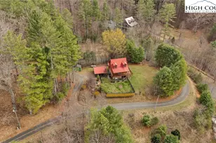 461 E Hidden Mountain Ln, Crumpler, NC 28617 - Photo 6