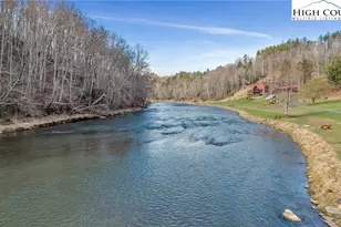 461 E Hidden Mountain Ln, Crumpler, NC 28617 - Photo 4