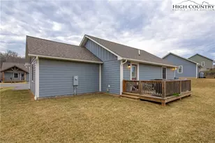 424 Townhomes Pl, Boone, NC 28607 - Photo 4