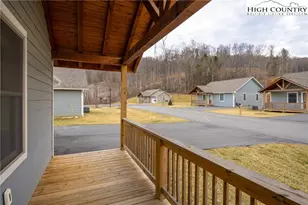 424 Townhomes Pl, Boone, NC 28607 - Photo 10