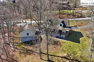 323 Sugar Tree Ln, Sugar Mountain, NC 28604 - Photo 8