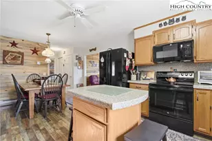 323 Sugar Tree Ln, Sugar Mountain, NC 28604 - Photo 10