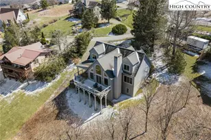 962 Alpine Dr, Blowing Rock, NC 28605 - Photo 2
