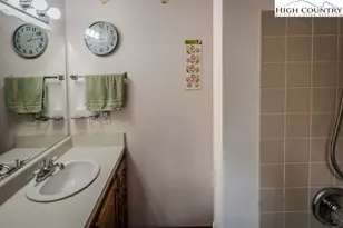 102 N Hickory Ln, Beech Mountain, NC 28604 - Photo 16