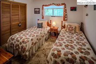 102 N Hickory Ln, Beech Mountain, NC 28604 - Photo 14