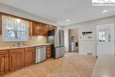 316 Fox Ridge Road, Wilkesboro, NC 28697 - Photo 8