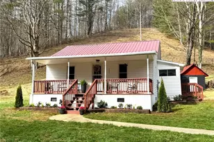 303 Sugar Tree, Warrensville, NC 28693 - Photo 4