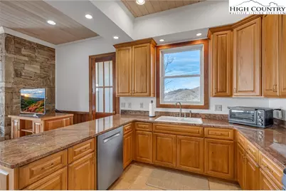 933 Thunder Ridge Lane, Lenoir, NC 28645 - Photo 4