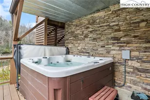 548 Green Meadows Dr, Todd, NC 28684 - Photo 36