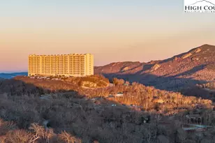 303 Sugar Top Dr, Sugar Mountain, NC 28604 - Photo 2