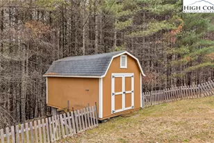 508 Curly Q Dr, Crumpler, NC 28617 - Photo 32