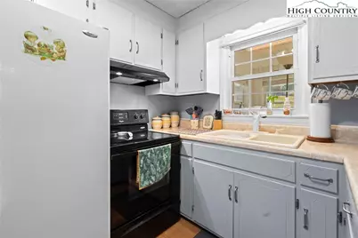 2598 Conner Circle, Lenoir, NC 28645 - Photo 8